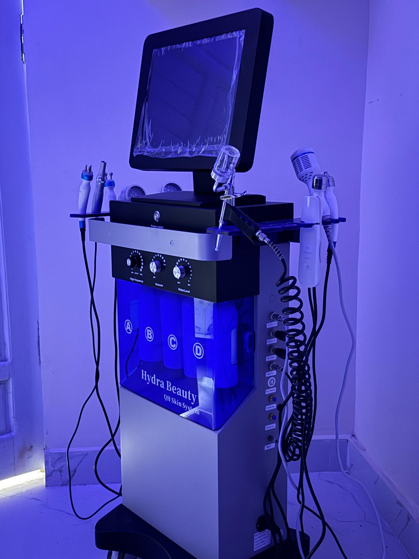 HYDRA FACIAL 14 IN 1